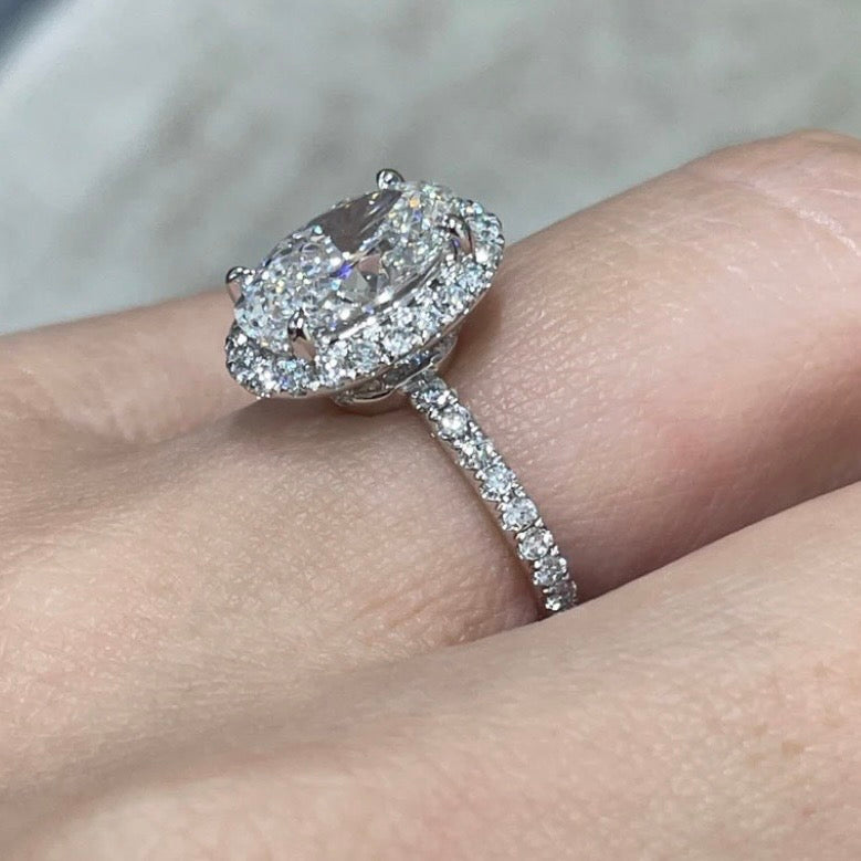 オーバル ヘイロー リング  /Oval Cut Halo Ring