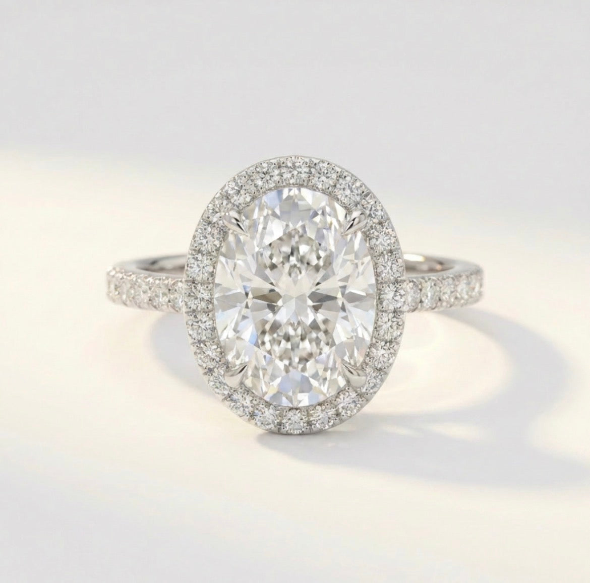 オーバル ヘイロー リング  /Oval Cut Halo Ring