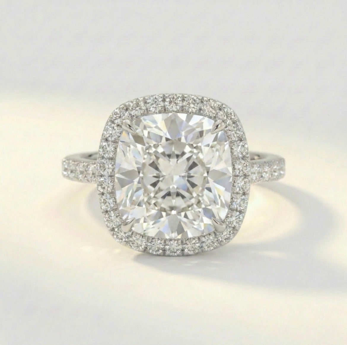 クッション ヘイロー リング/Cushion Halo Ring