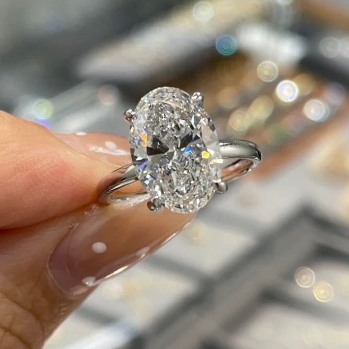 オーバル ソリティア リング/Oval Cut Solitaire Ring