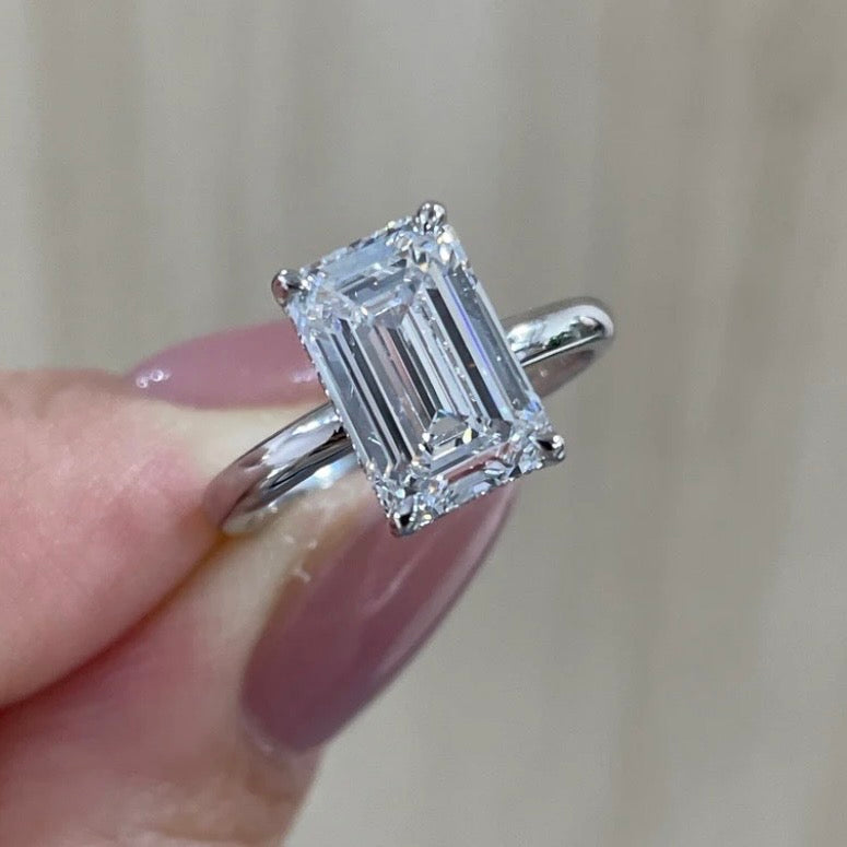 エメラルド ソリティア リング/Emerald Cut Solitaire Ring
