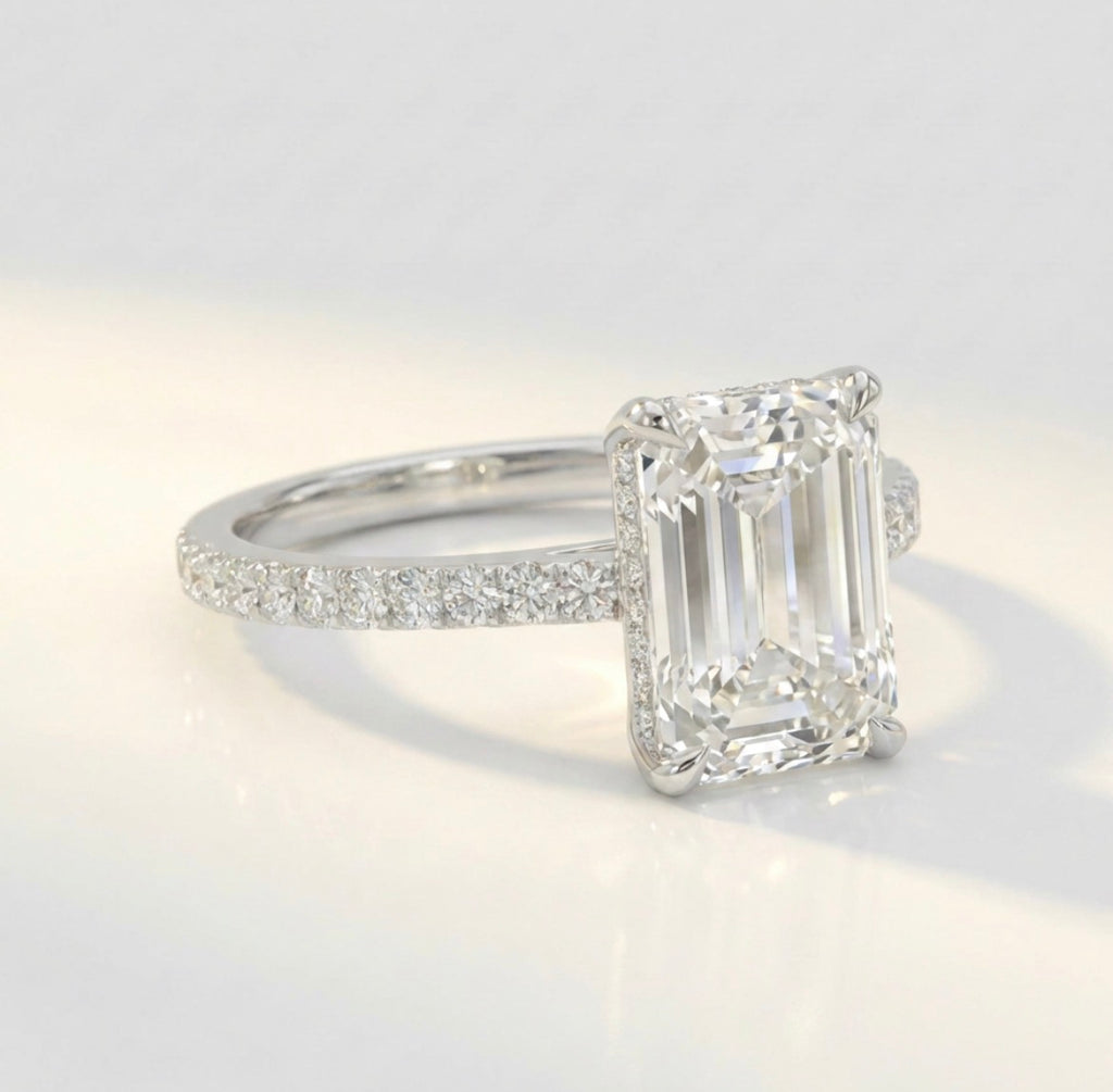 エメラルド ハーフ パヴェ リング /Emerald Cut Half Pave Ring