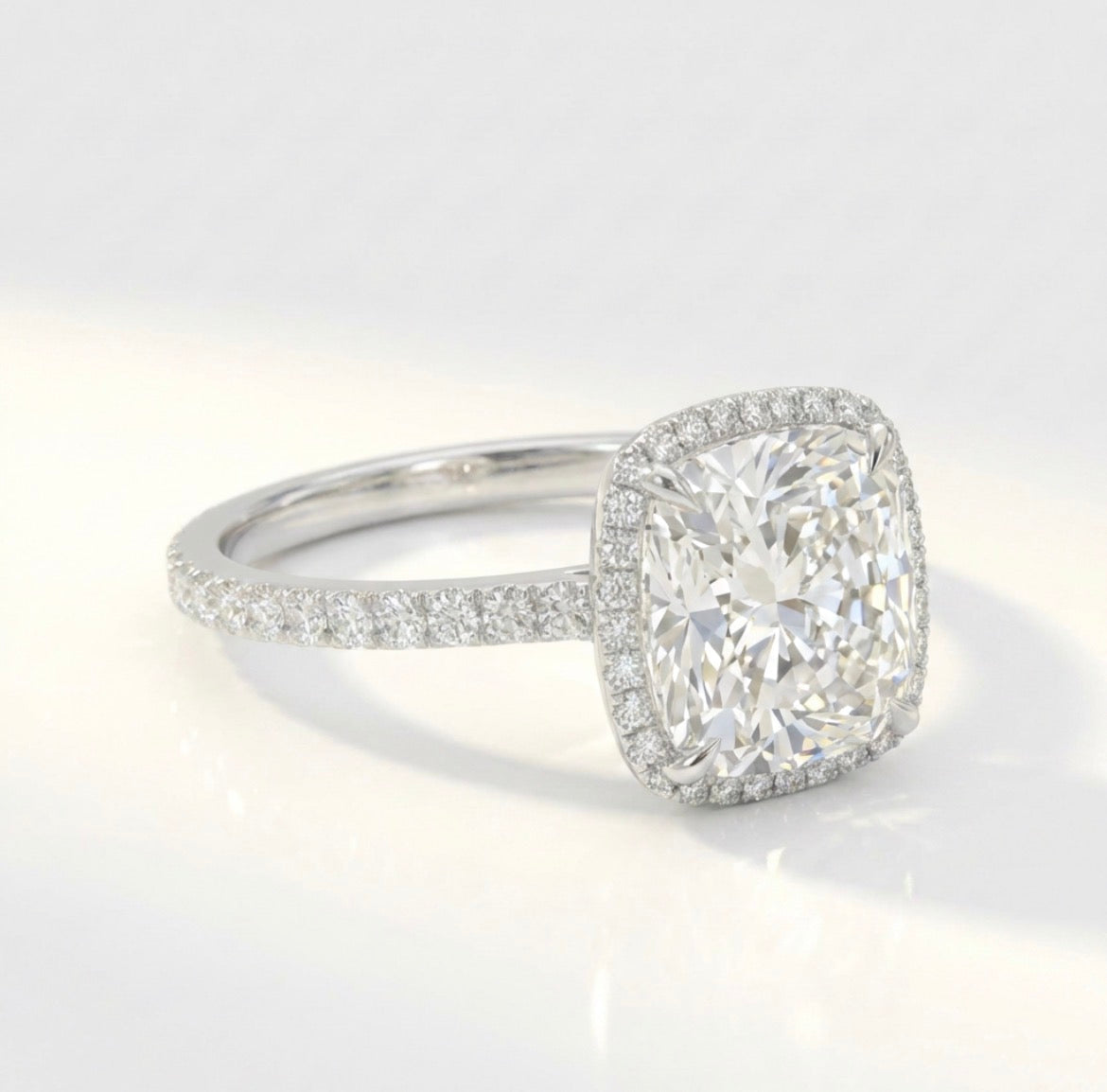 クッション ヘイロー リング/Cushion Halo Ring
