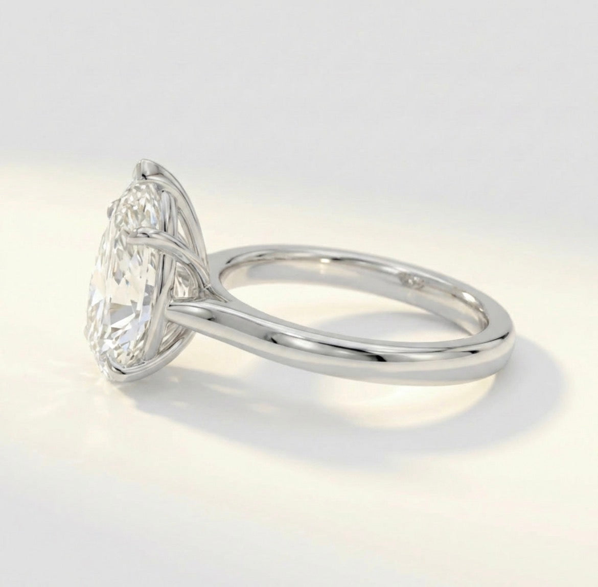 ペアシェイプ ソリティア リング/Pear Shape Solitaire Ring